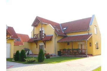 Ungaria Privát Lenti, Exteriorul